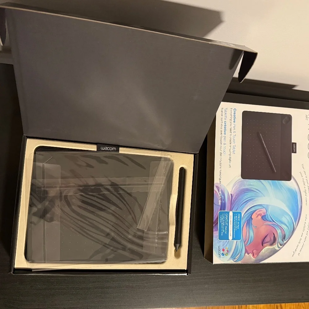 Wacom Intuos pen & touch tablet